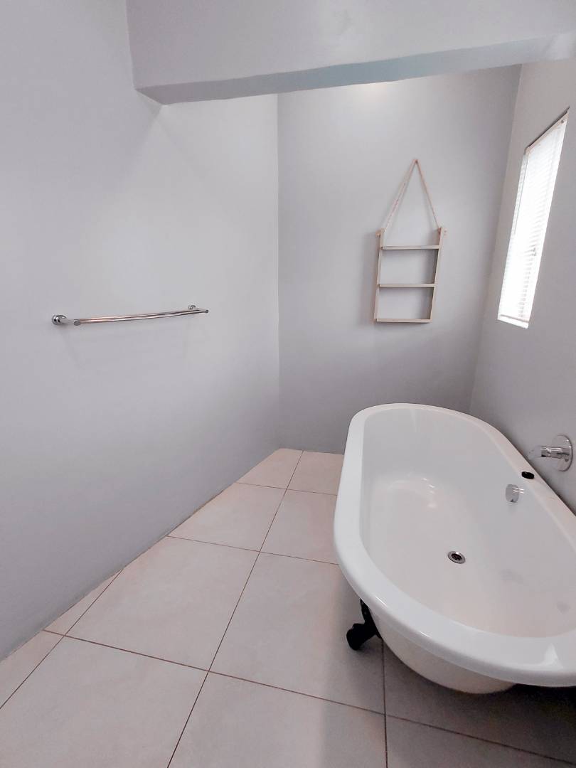 4 Bedroom Property for Sale in Edleen Gauteng