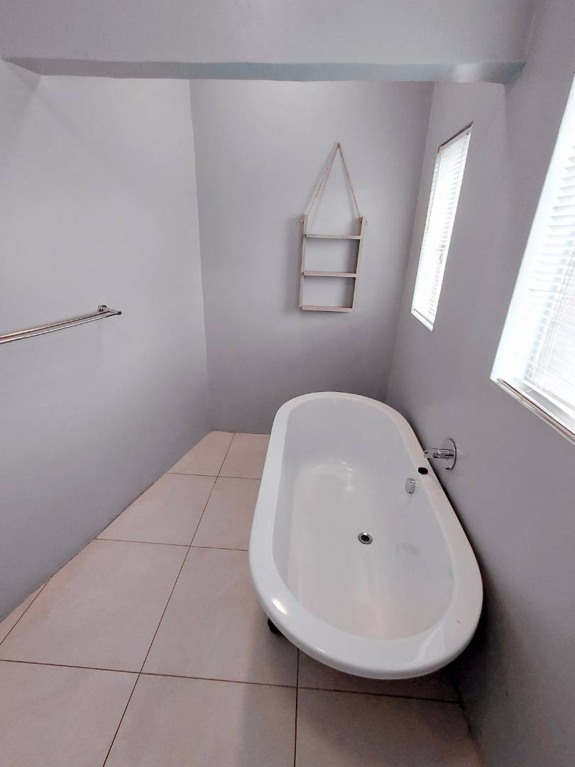 4 Bedroom Property for Sale in Edleen Gauteng