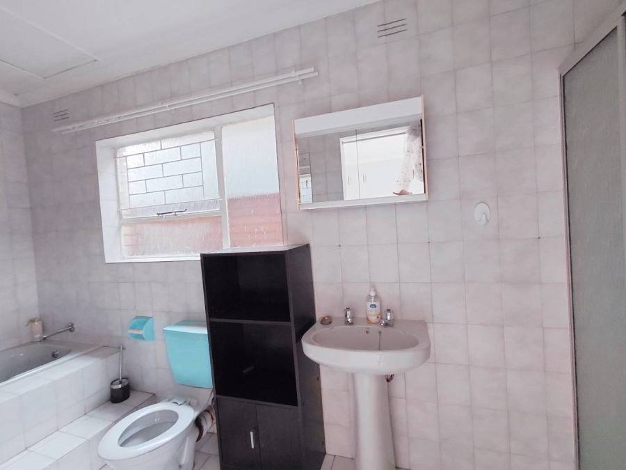 4 Bedroom Property for Sale in Edleen Gauteng