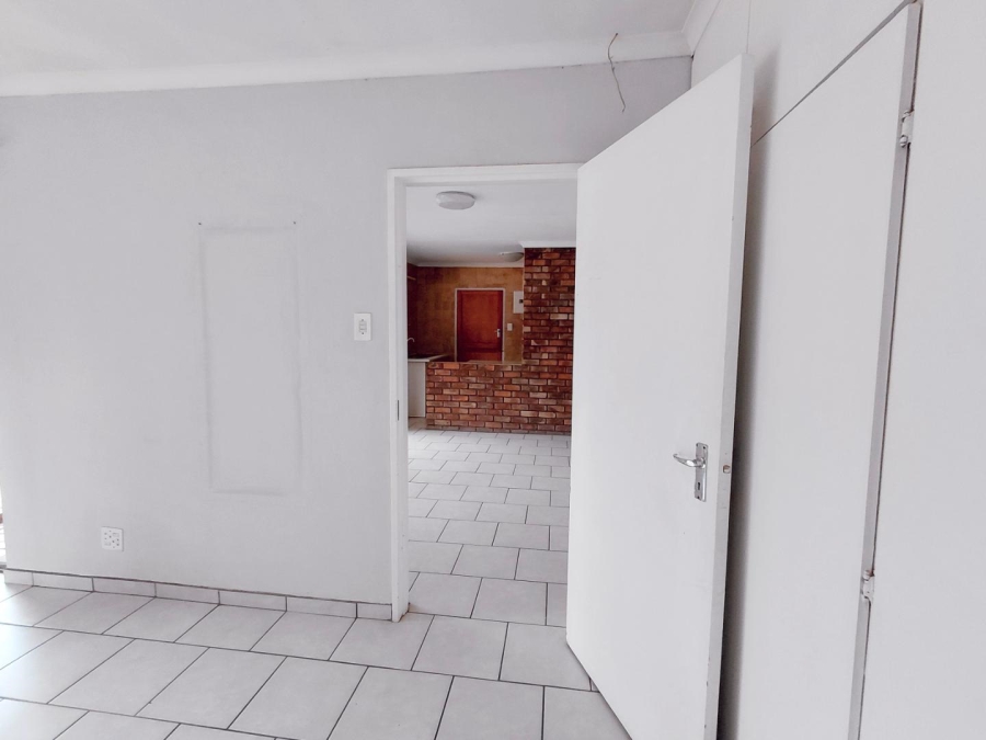 4 Bedroom Property for Sale in Edleen Gauteng