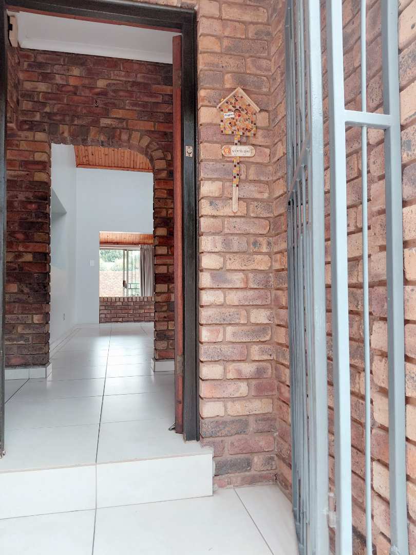 4 Bedroom Property for Sale in Edleen Gauteng