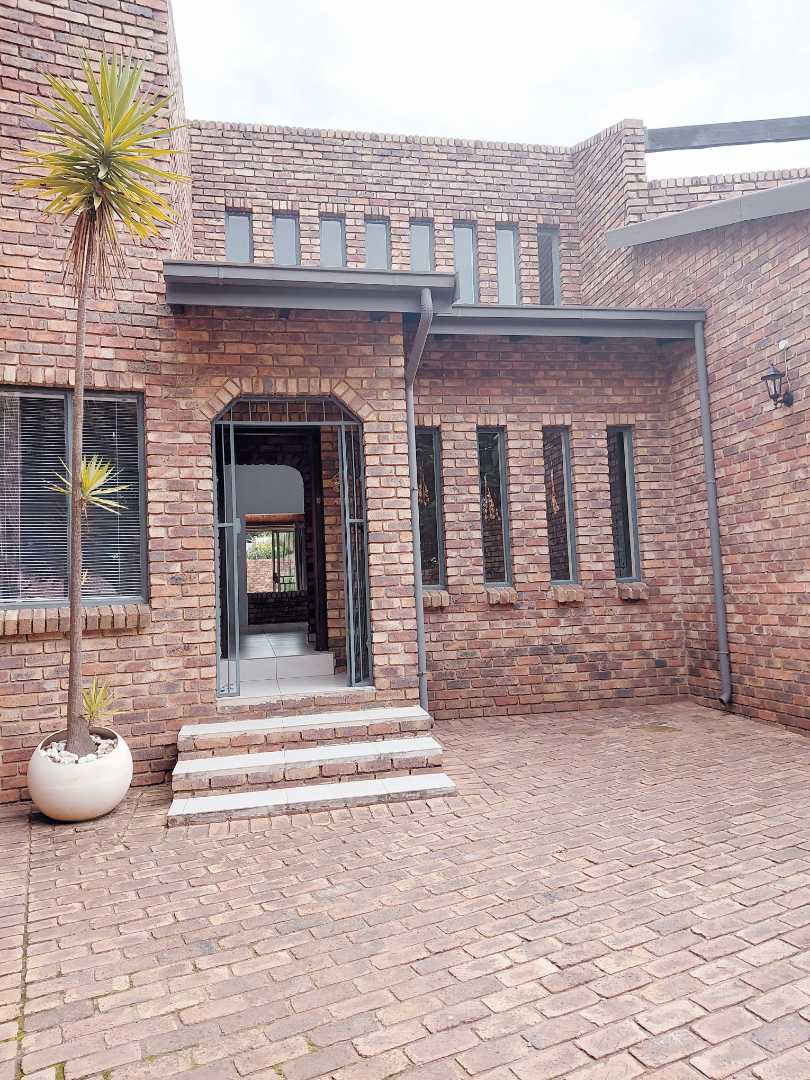 4 Bedroom Property for Sale in Edleen Gauteng