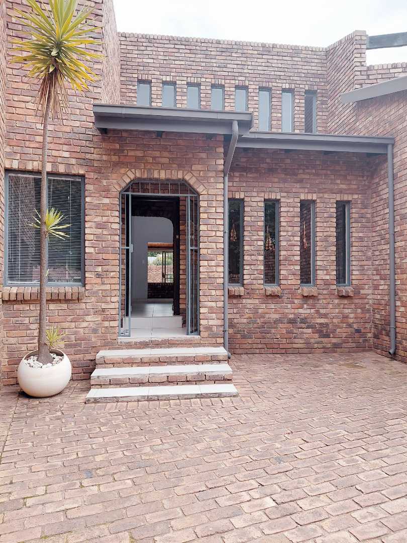 4 Bedroom Property for Sale in Edleen Gauteng