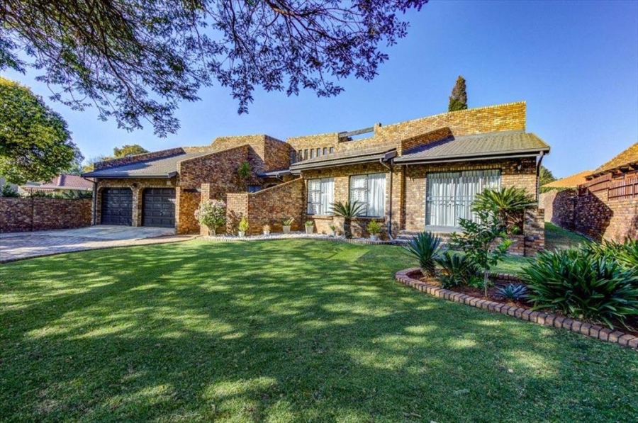 4 Bedroom Property for Sale in Edleen Gauteng