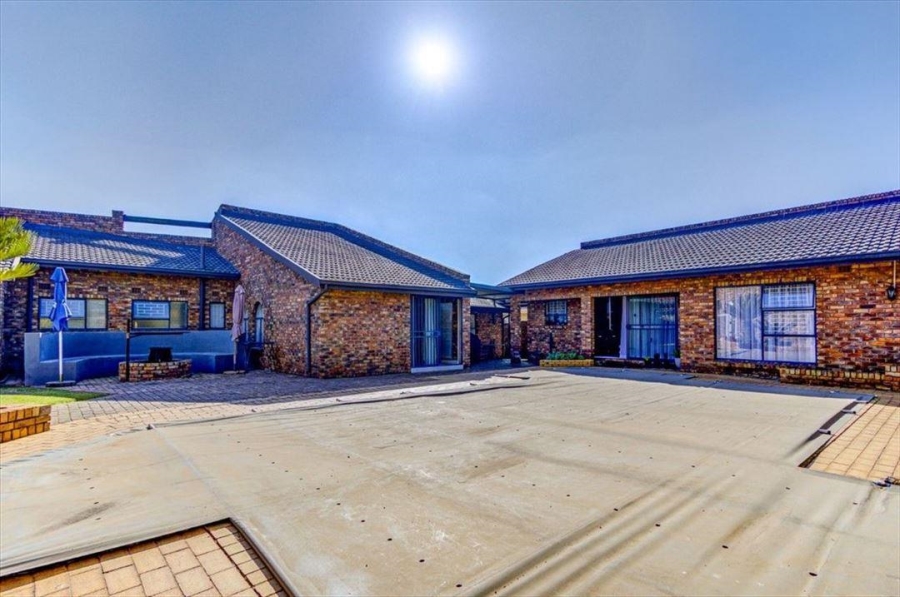 4 Bedroom Property for Sale in Edleen Gauteng