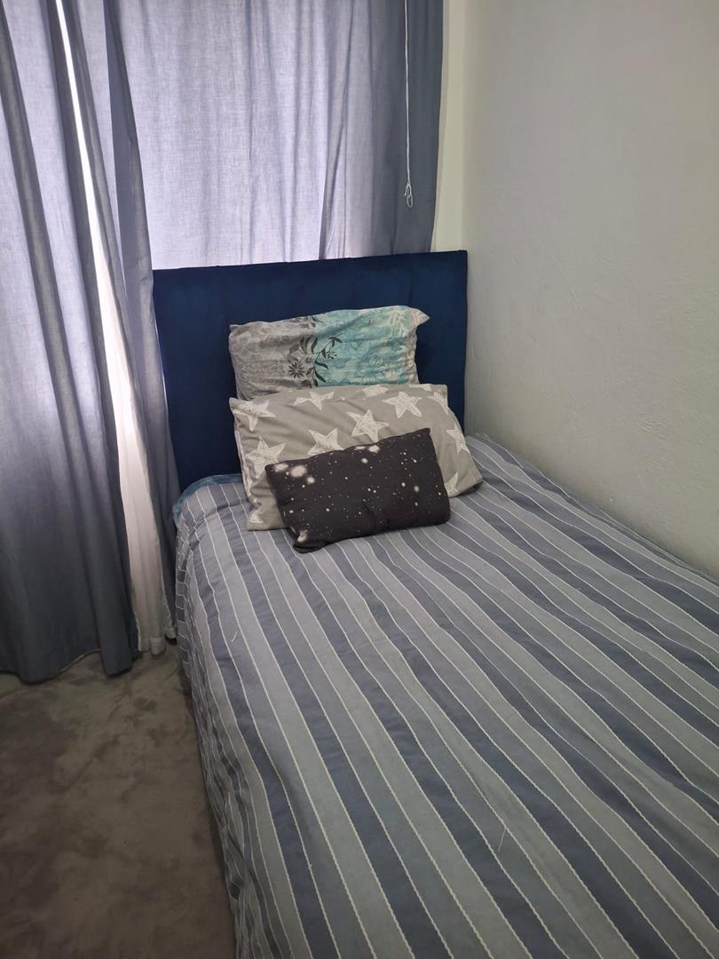 2 Bedroom Property for Sale in Linmeyer Gauteng