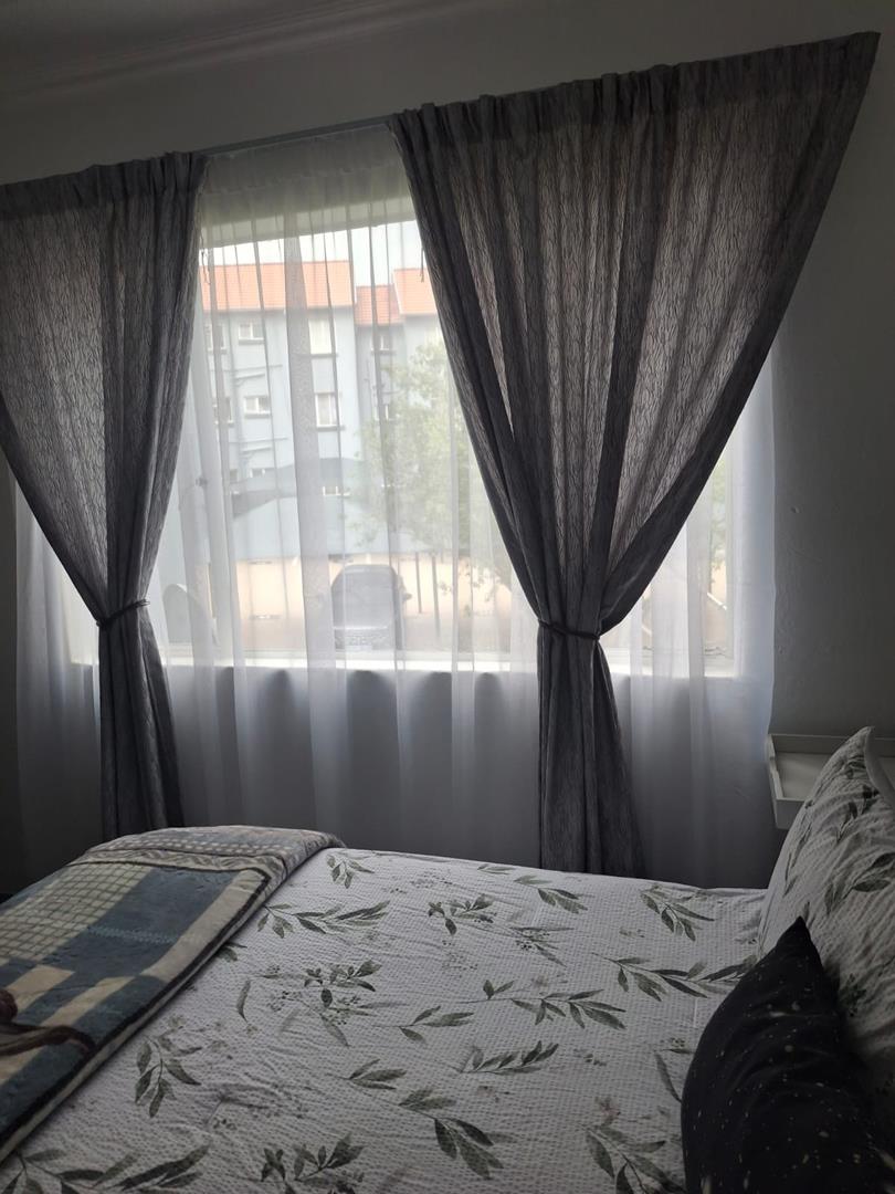 2 Bedroom Property for Sale in Linmeyer Gauteng