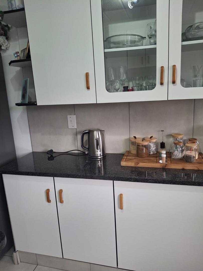 2 Bedroom Property for Sale in Linmeyer Gauteng