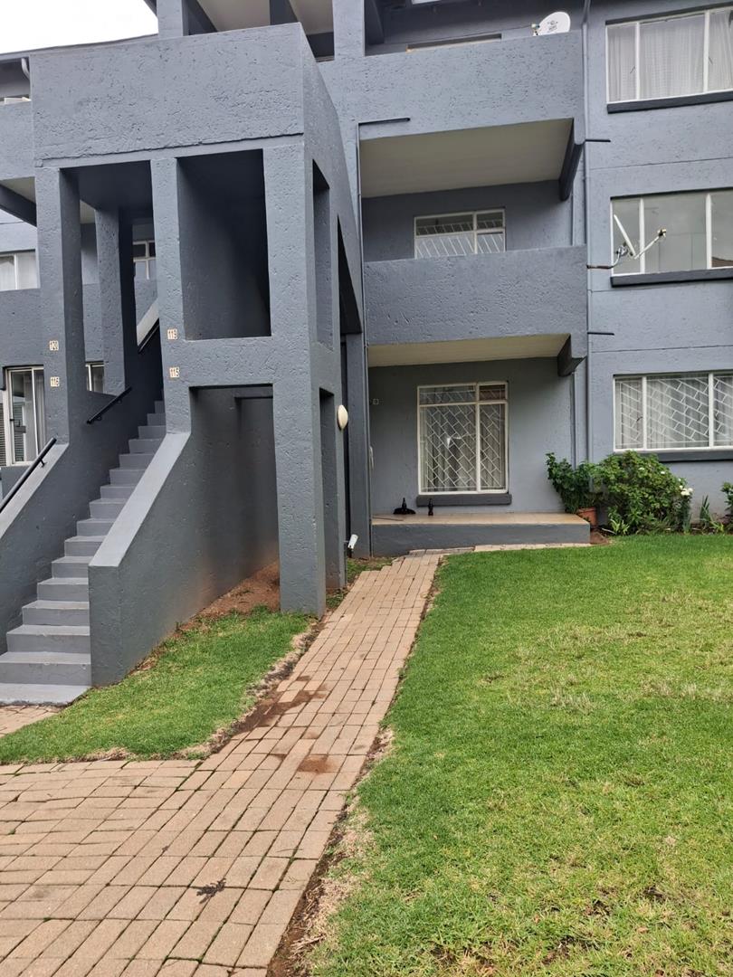 2 Bedroom Property for Sale in Linmeyer Gauteng