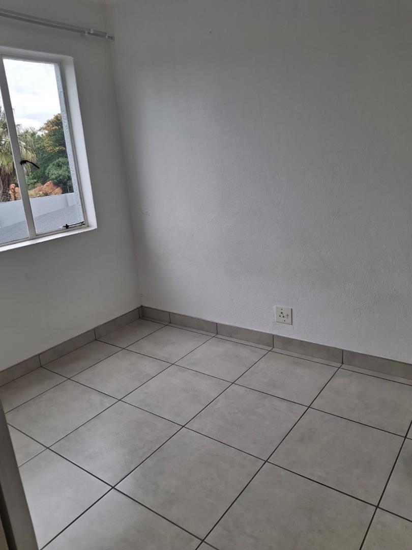 2 Bedroom Property for Sale in Linmeyer Gauteng
