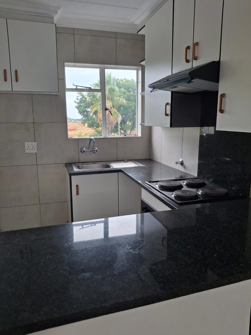 2 Bedroom Property for Sale in Linmeyer Gauteng
