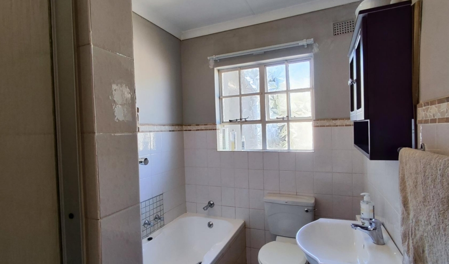4 Bedroom Property for Sale in Verwoerdpark Gauteng