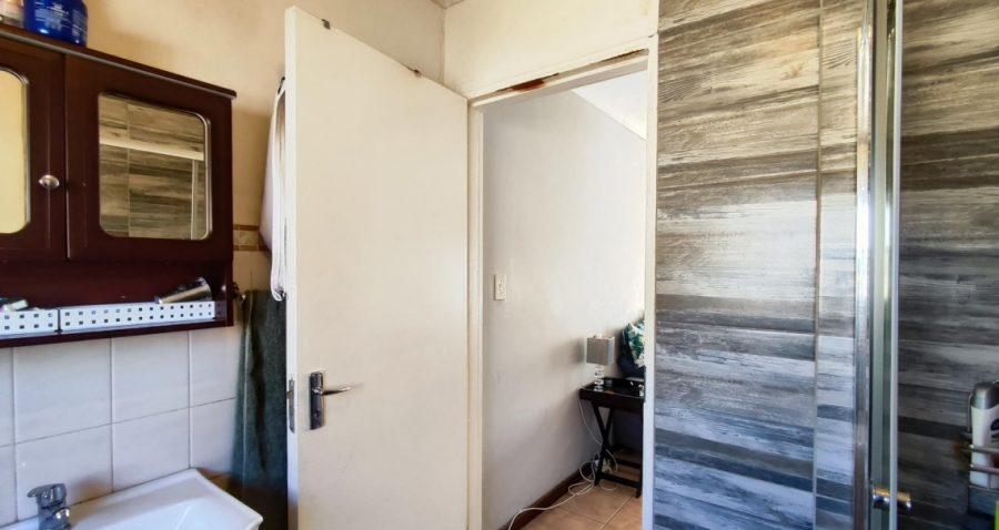 4 Bedroom Property for Sale in Verwoerdpark Gauteng