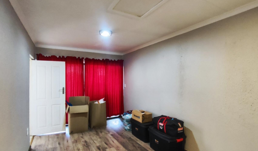 4 Bedroom Property for Sale in Verwoerdpark Gauteng