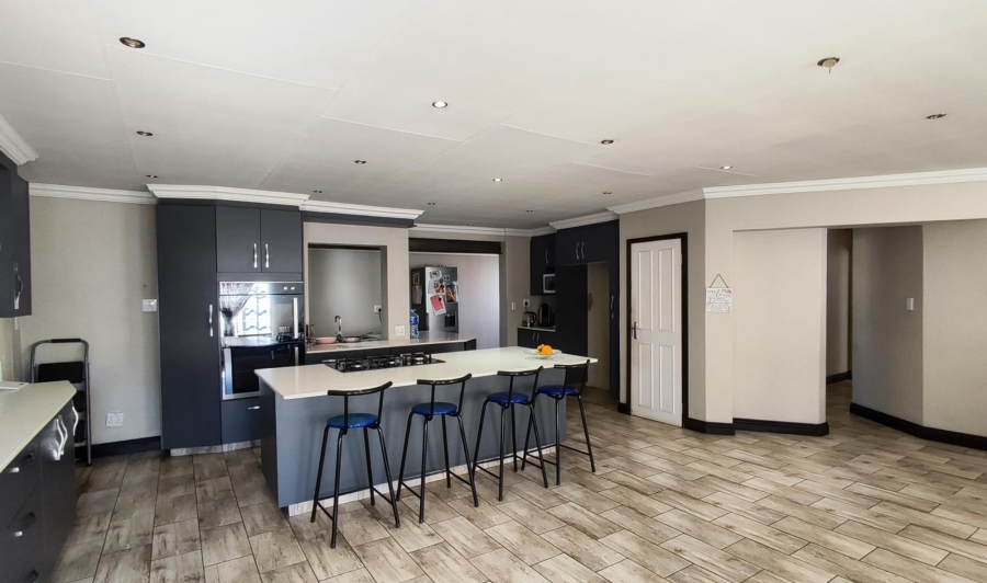 4 Bedroom Property for Sale in Verwoerdpark Gauteng