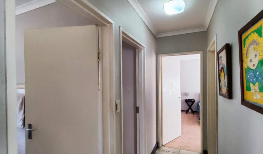 4 Bedroom Property for Sale in Verwoerdpark Gauteng