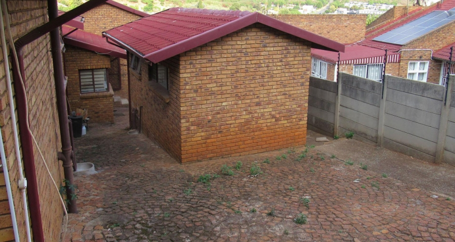 4 Bedroom Property for Sale in Bassonia Gauteng