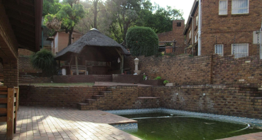 4 Bedroom Property for Sale in Bassonia Gauteng