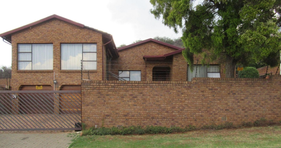 4 Bedroom Property for Sale in Bassonia Gauteng