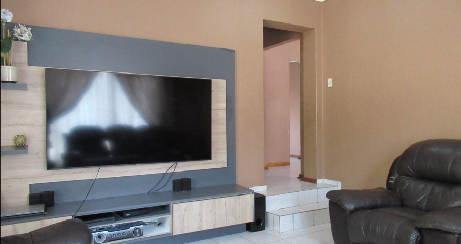 4 Bedroom Property for Sale in Bassonia Gauteng