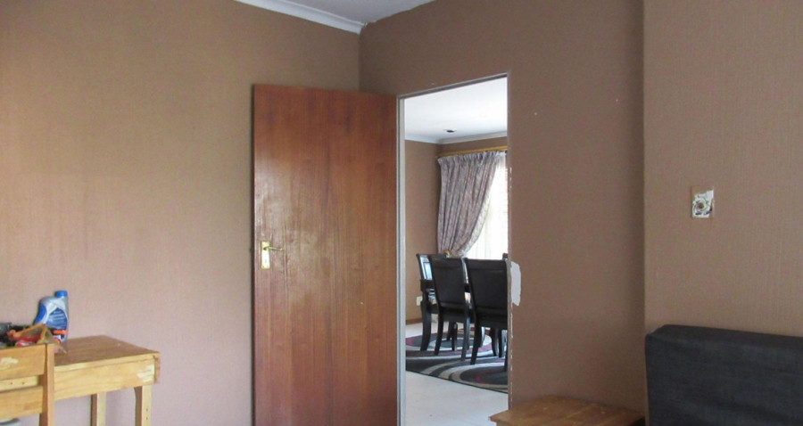 4 Bedroom Property for Sale in Bassonia Gauteng
