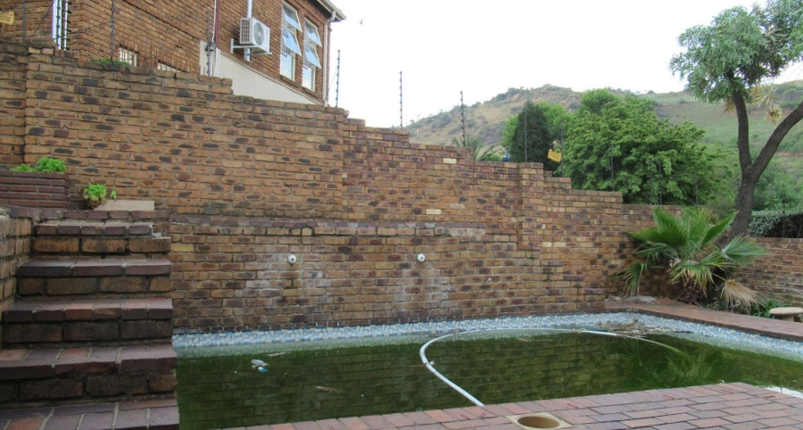 4 Bedroom Property for Sale in Bassonia Gauteng