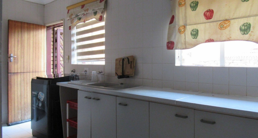 4 Bedroom Property for Sale in Bassonia Gauteng