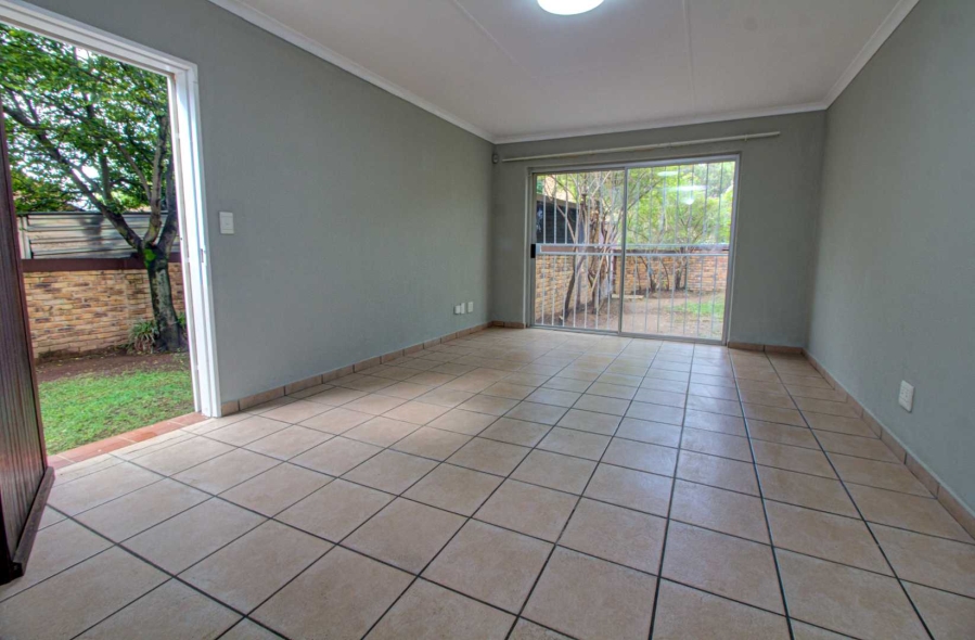 2 Bedroom Property for Sale in Wilgeheuwel Gauteng