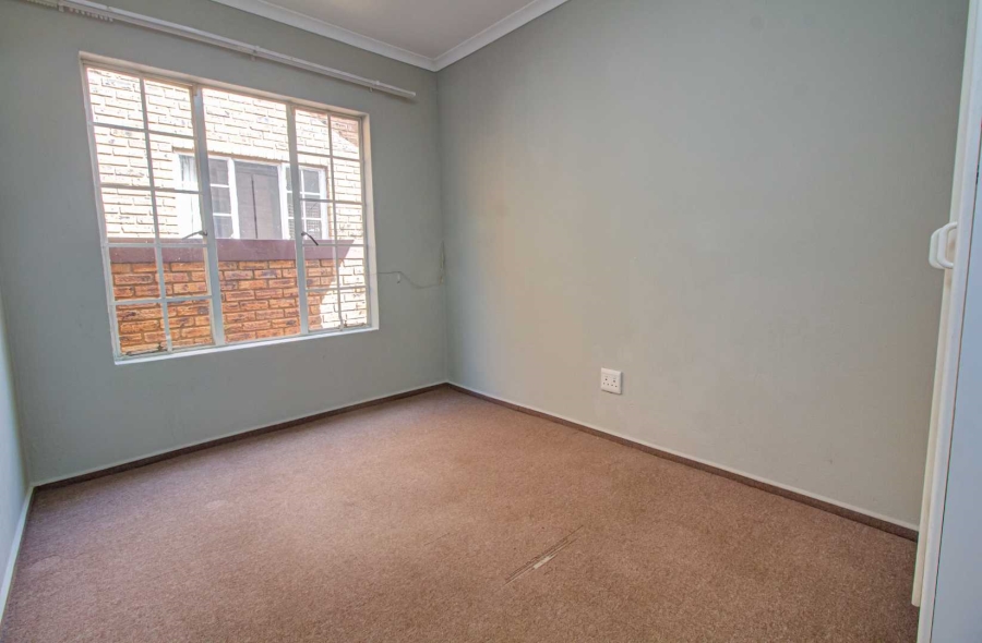 2 Bedroom Property for Sale in Wilgeheuwel Gauteng