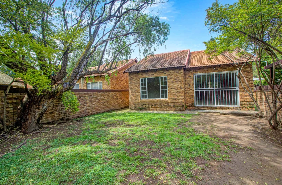 2 Bedroom Property for Sale in Wilgeheuwel Gauteng