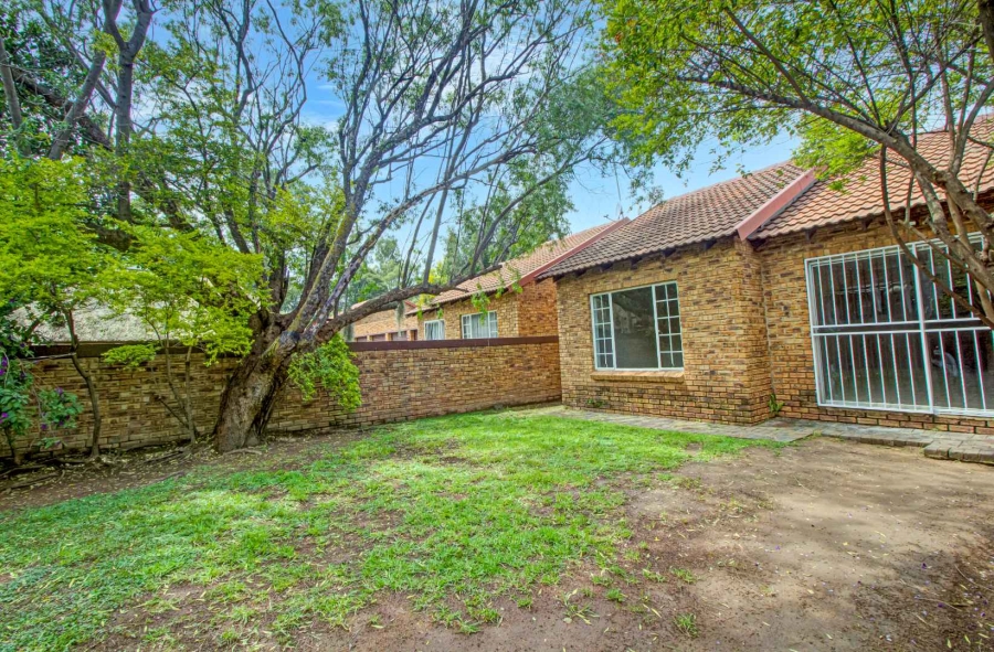 2 Bedroom Property for Sale in Wilgeheuwel Gauteng