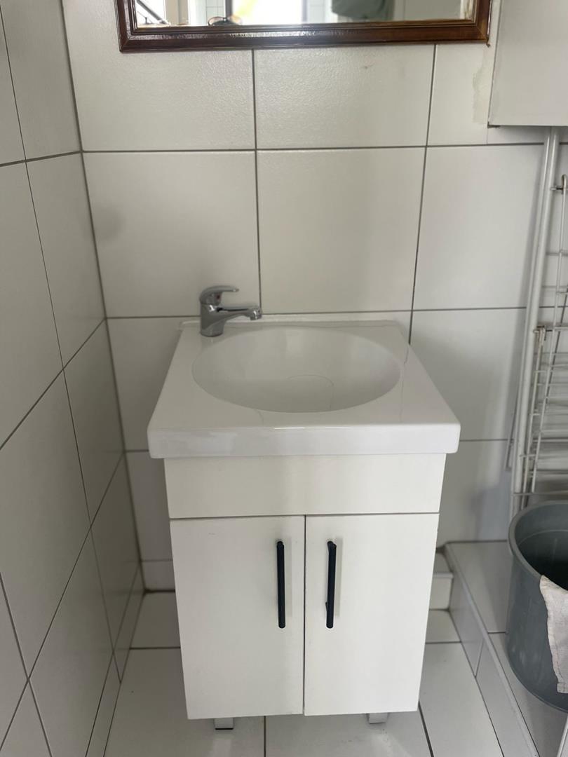 1 Bedroom Property for Sale in Benmore Gauteng