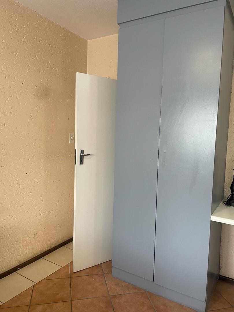 1 Bedroom Property for Sale in Benmore Gauteng