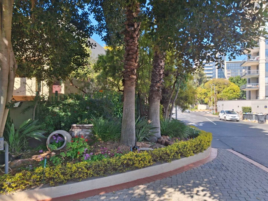 1 Bedroom Property for Sale in Benmore Gauteng