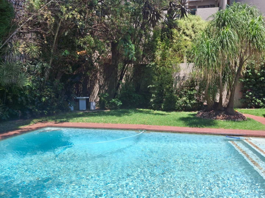 1 Bedroom Property for Sale in Benmore Gauteng