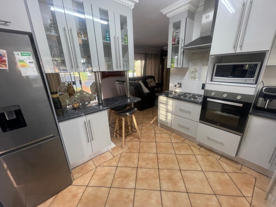 3 Bedroom Property for Sale in Theresa Park Gauteng