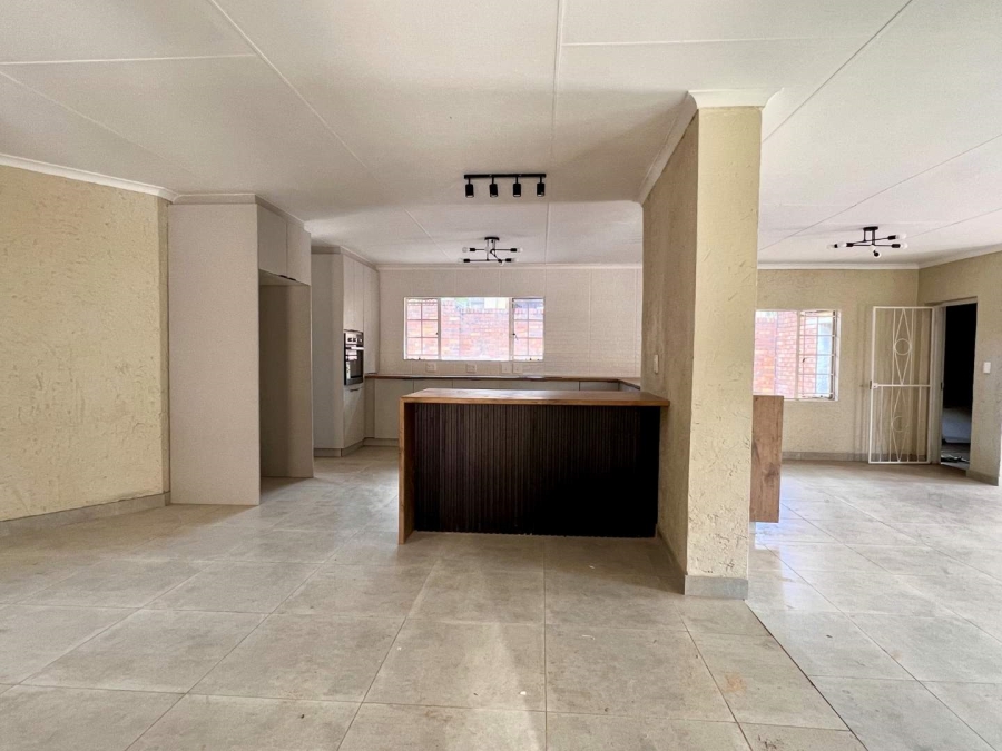 3 Bedroom Property for Sale in Little Falls Gauteng