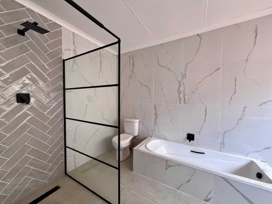 3 Bedroom Property for Sale in Little Falls Gauteng