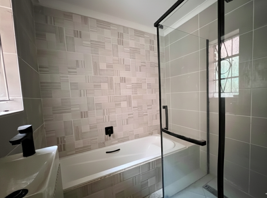 3 Bedroom Property for Sale in Little Falls Gauteng