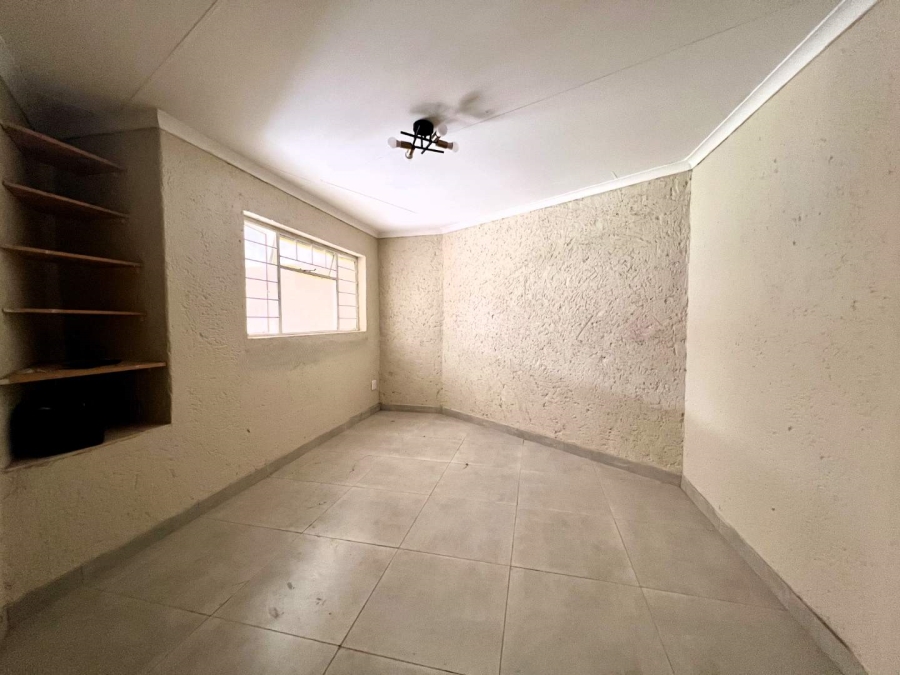 3 Bedroom Property for Sale in Little Falls Gauteng