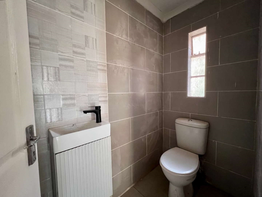 3 Bedroom Property for Sale in Little Falls Gauteng