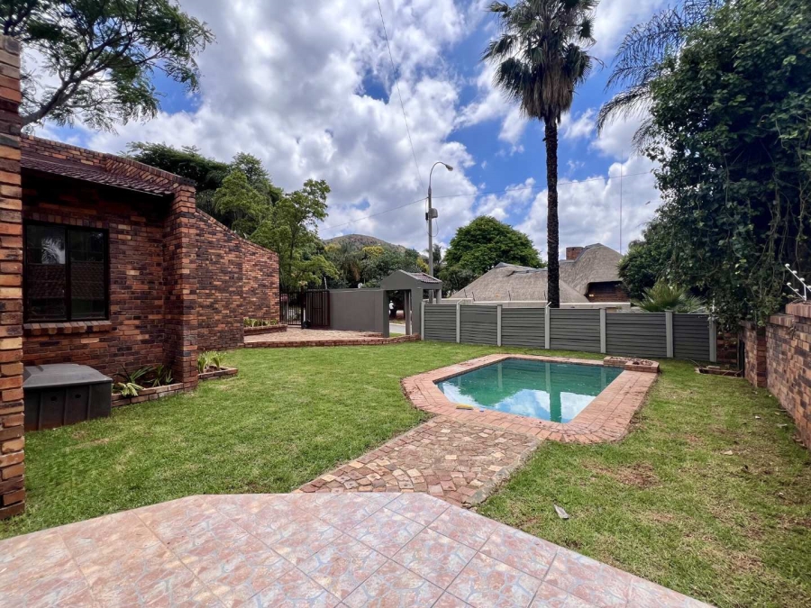 3 Bedroom Property for Sale in Little Falls Gauteng
