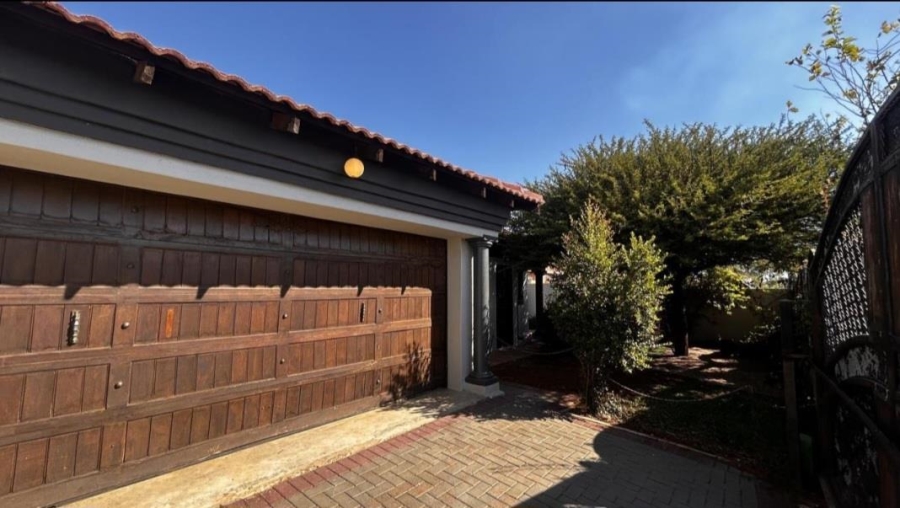 3 Bedroom Property for Sale in Nkwe Estate Gauteng