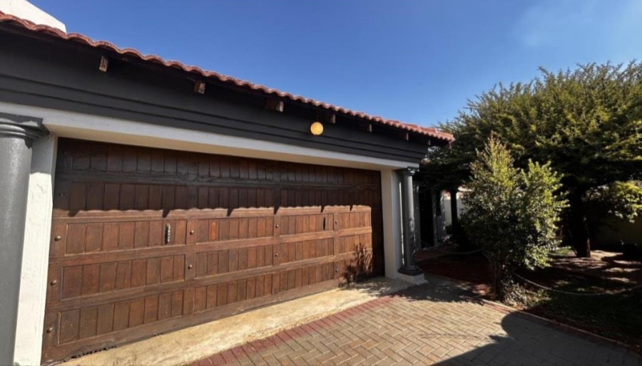 3 Bedroom Property for Sale in Nkwe Estate Gauteng