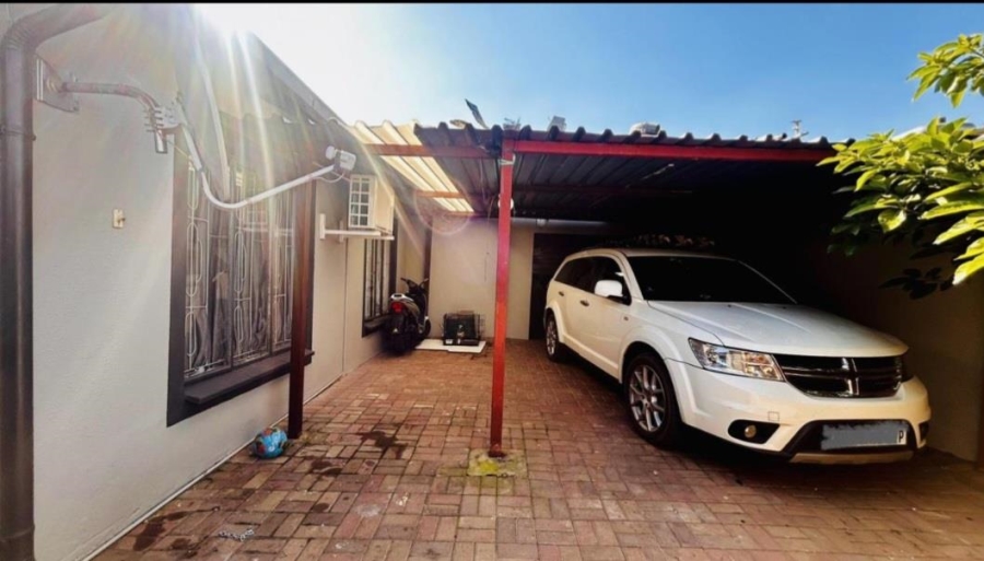 3 Bedroom Property for Sale in Nkwe Estate Gauteng