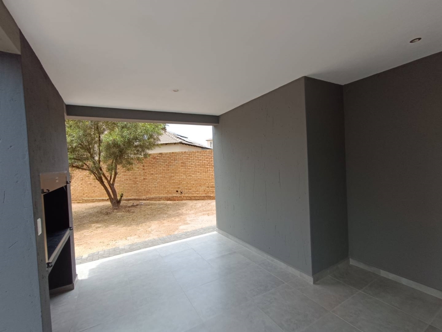 4 Bedroom Property for Sale in Rua Vista Gauteng