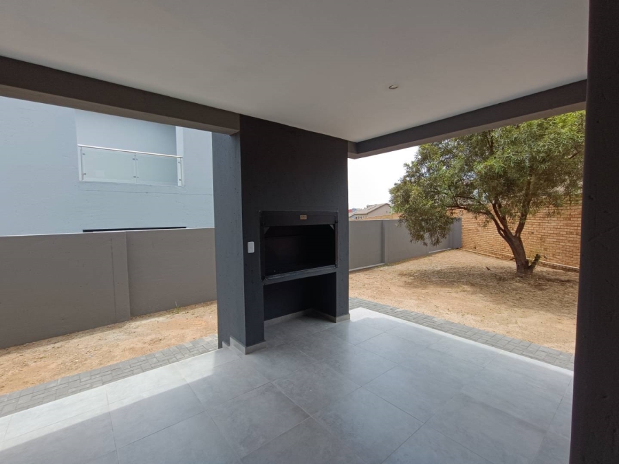 4 Bedroom Property for Sale in Rua Vista Gauteng