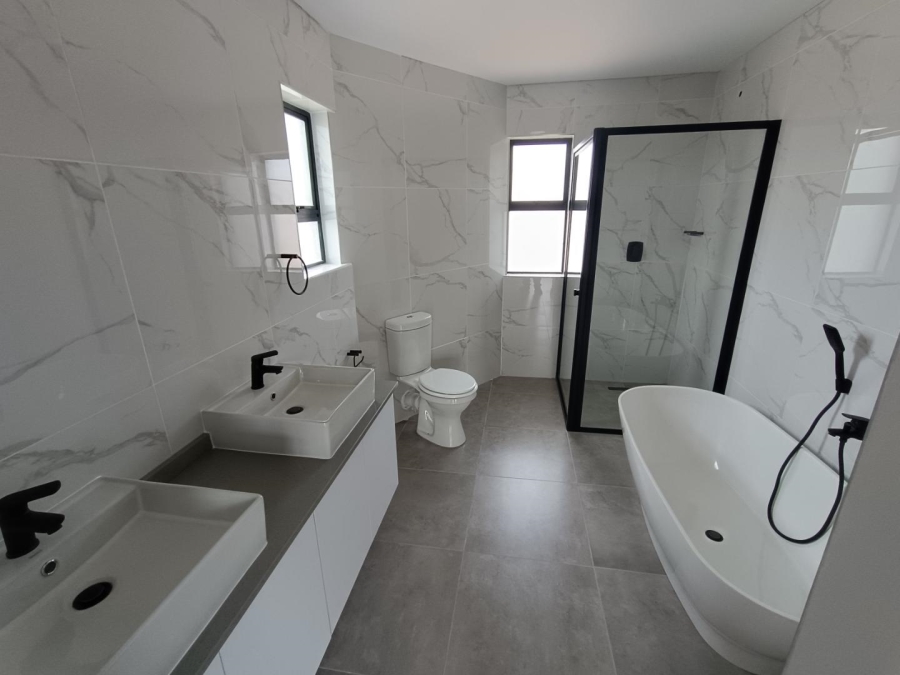 4 Bedroom Property for Sale in Rua Vista Gauteng