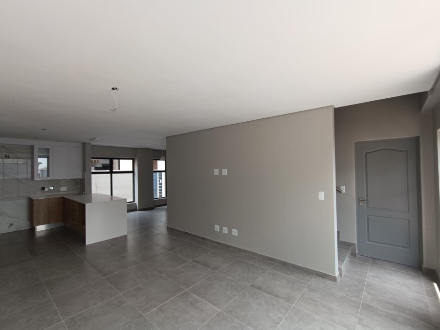 4 Bedroom Property for Sale in Rua Vista Gauteng