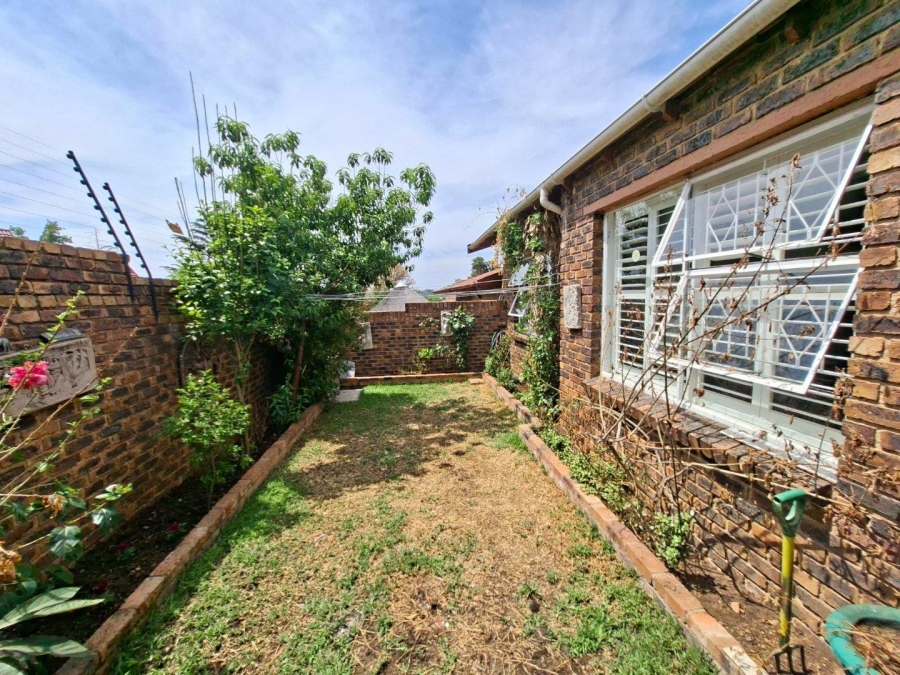 To Let 3 Bedroom Property for Rent in Buccleuch Gauteng